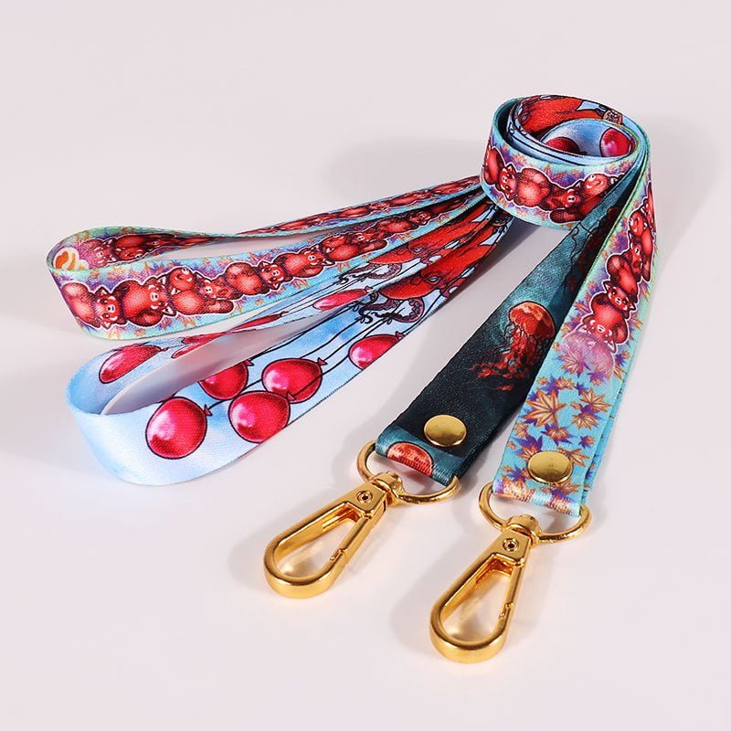 Bulk polyester lanyards with vibrant heat transfer printed logo and lobster clip attachment, minimum order 100pcs