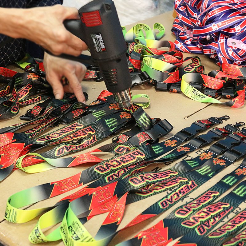 Quality inspection for bulk custom lanyards