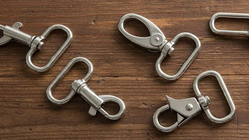 Lanyard hardware options for exhibitions including swivel hook, lobster clasp, bulldog clip and breakaway buckle