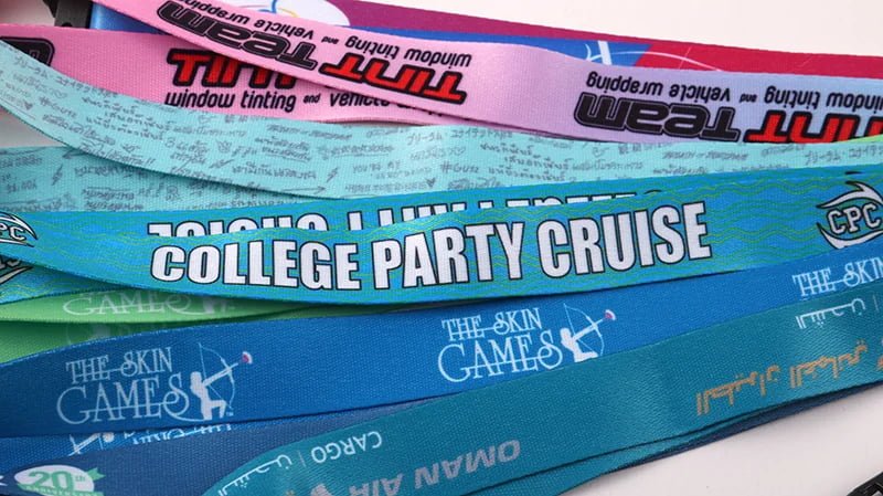 custom logo heat transfer printed polyester lanyard detail