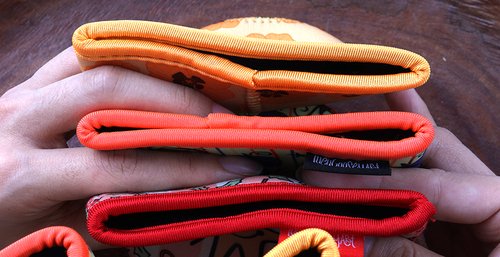 3mm neoprene coffee cup sleeve with reinforced stitching and finished edges