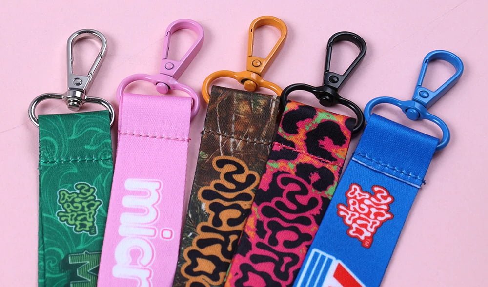 custom lanyard hardware with colored plastic clips and metal hooks
