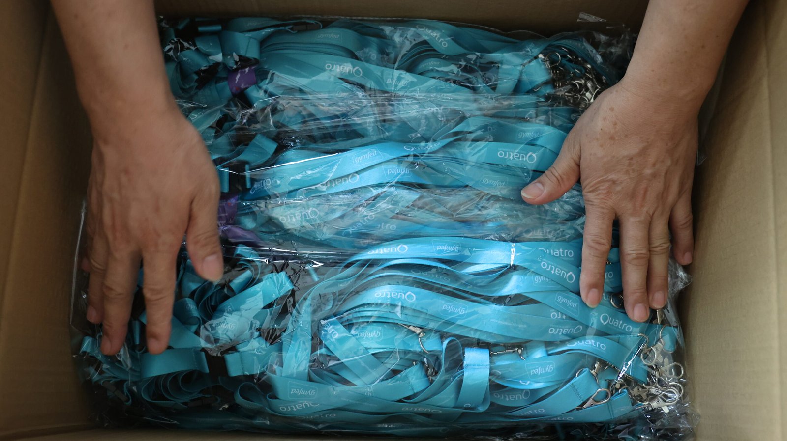 Bulk lanyard packing and worldwide shipping