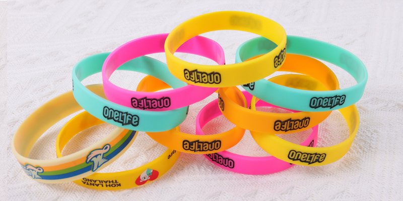 Custom silicone wristband and silicone bracelet styles for bulk manufacturing