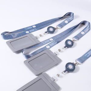 Polyester lanyard heat transfer printed with PU ID holder and retractable reel for office staff