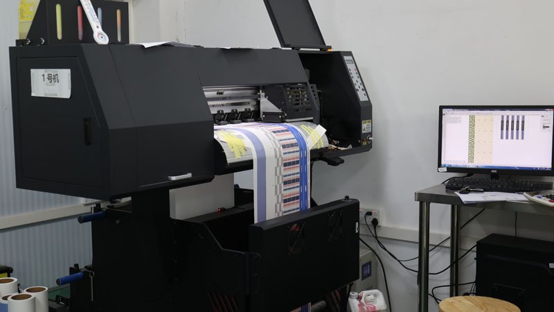 Custom lanyard webbing printing production with in-process alignment and color checks on printed strap rolls