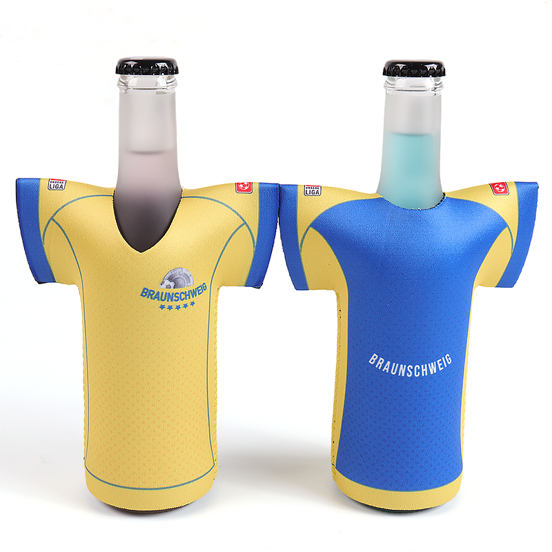 Reusable sports-themed bottle sleeve for outdoor activities