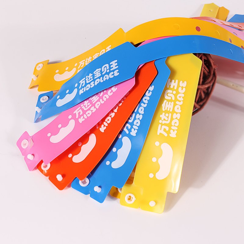custom logo vinyl wristbands for hotels resorts and clubs