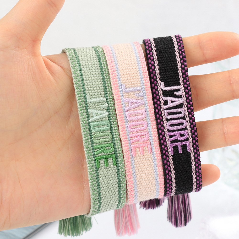 Logo examples suitable and unsuitable for embroidered bracelets
